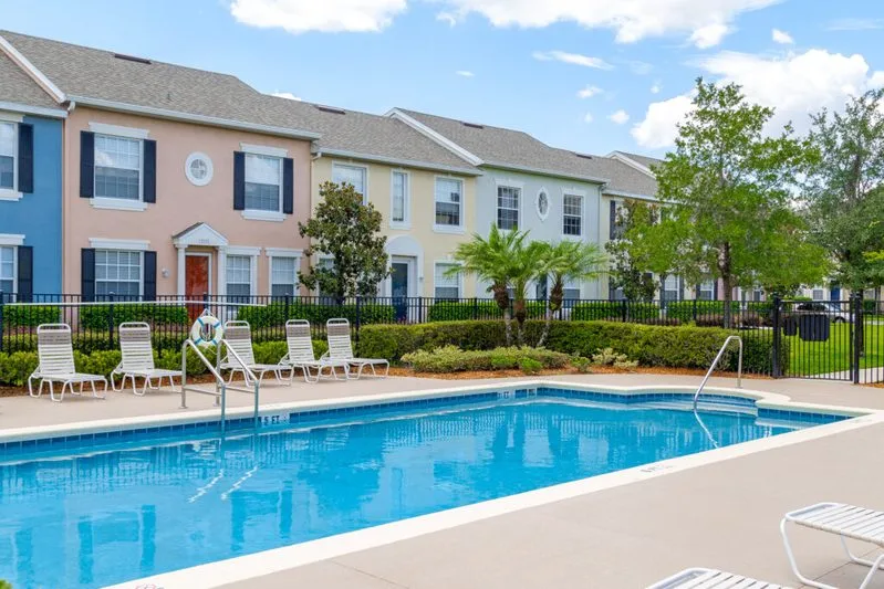 Avalon Park community pool and amenities in Orlando Florida 32828